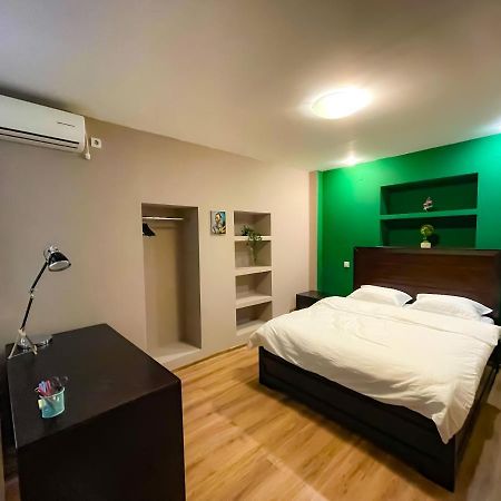 Cool Flat With Hot Tub In The Old Town Apartment Букурещ Екстериор снимка