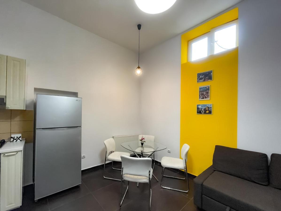 Cool Flat With Hot Tub In The Old Town Apartment Букурещ Екстериор снимка