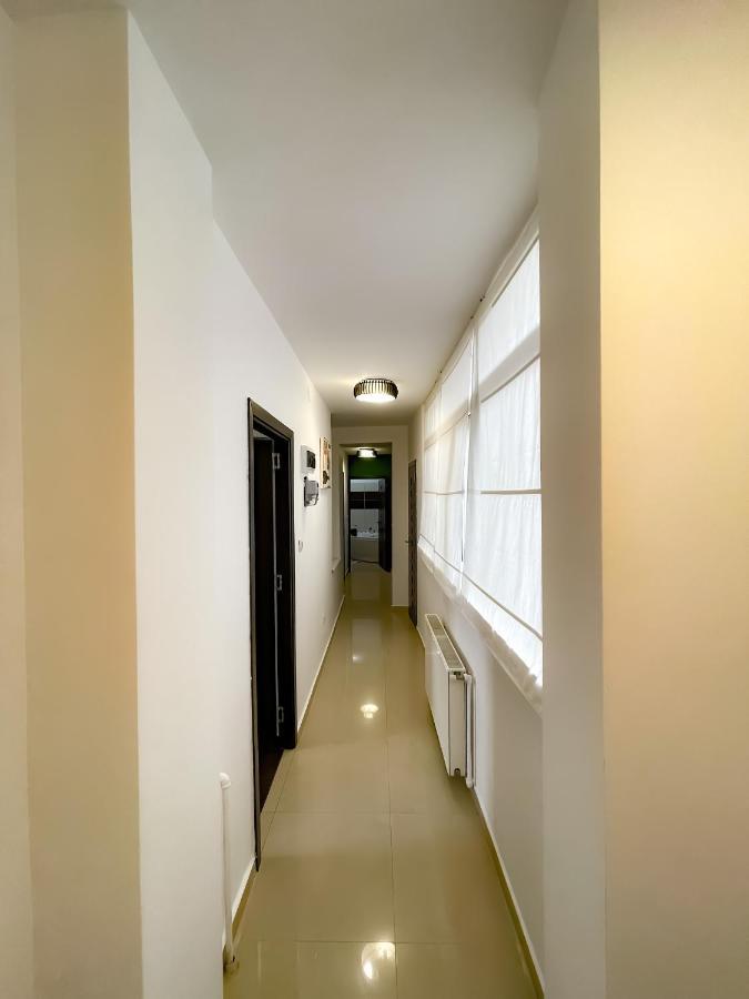 Cool Flat With Hot Tub In The Old Town Apartment Букурещ Екстериор снимка