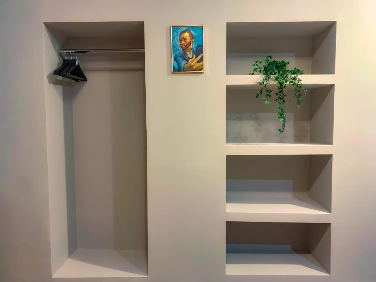 Cool Flat With Hot Tub In The Old Town Apartment Букурещ Екстериор снимка