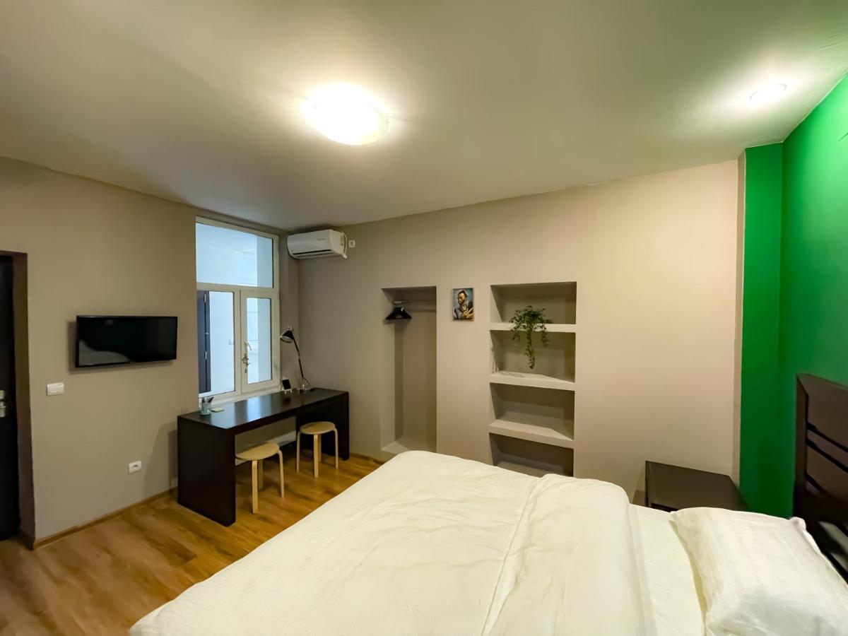 Cool Flat With Hot Tub In The Old Town Apartment Букурещ Екстериор снимка